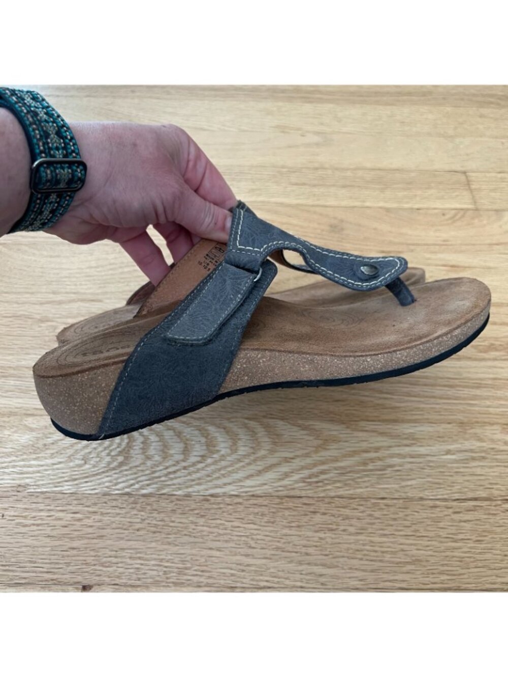 Taos Lucy Embossed Suede Leather Thong Sandals Blue Women Size EU 41 US 10-10.5 - Picture 5 of 10